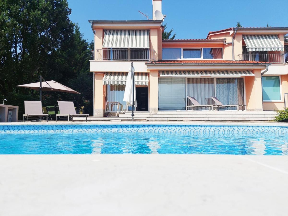 Apartments In Villa Azra Rijeka Exteriér fotografie
